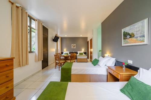 Llit o llits en una habitació de Infinity Copacabana, Ex-APA Hotel
