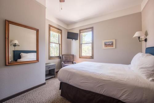 Cama o camas de una habitación en Elk Mountain Lodge