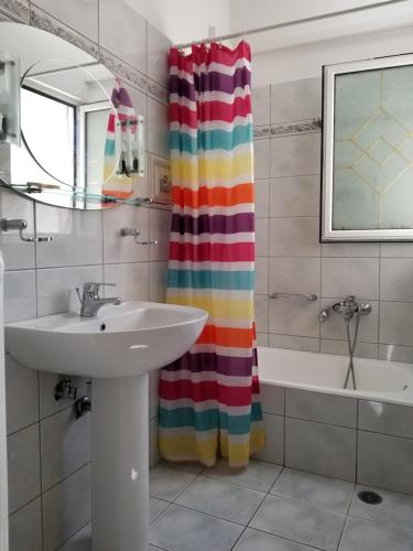 Koupelna v ubytování Galini Apartment