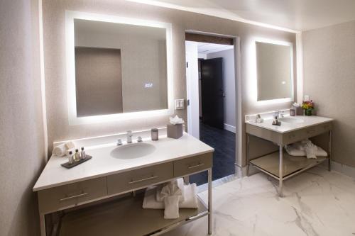 The Delaney Hotel photo 35