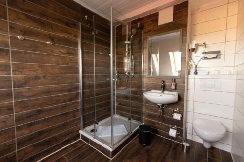 Ванна кімната в Hotel-Restaurant Thüringer Hof