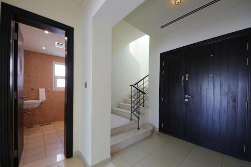 Gallery image of Piks Key JVC District16 Vibrant 2BR Villa wt GreenGarden in Dubai