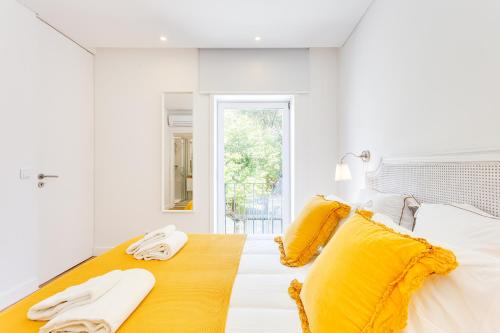 Wood Premium Downtown Apartment by DA'HOME