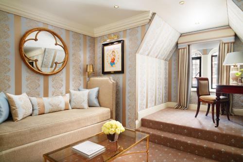 Milestone Hotel Kensington Image