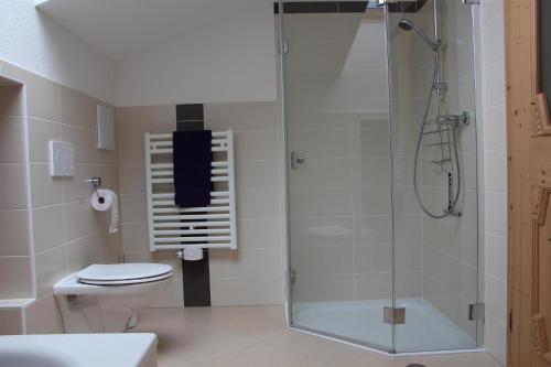 Ένα μπάνιο στο Ferienwohnung Rainer