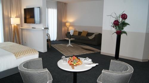 Ruang duduk di Mercure Hotel & Spa Bastia Biguglia