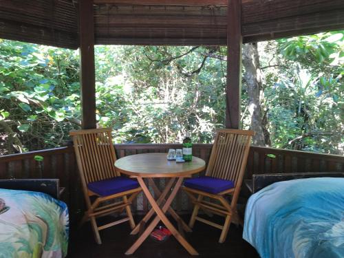 Ein Garten an der Unterkunft Serenity Beaches Resort