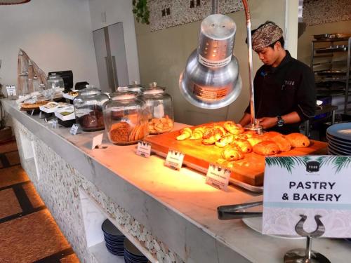 Еда / где поесть недалеко от курортного отеля