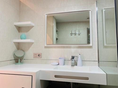 SevilleBnB Group- Cathedral area Studio, Parking optional