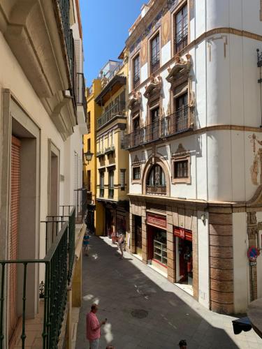 SevilleBnB Group- Cathedral area Studio, Parking optional