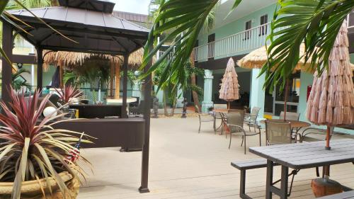 Gallery image of Island House Resort Hotel in St. Pete Beach