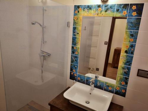 Koupelna v ubytování Apartmány na Trojmezí, byt Florián
