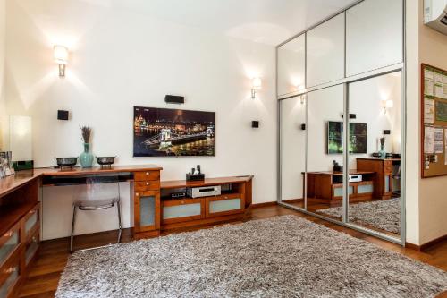 Gallery image of CityPark Design Flat in Budapest