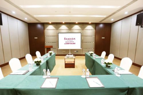 Espace de conférence ou salle de réunion dans l'établissement Ramada by Wyndham Beijing Airport