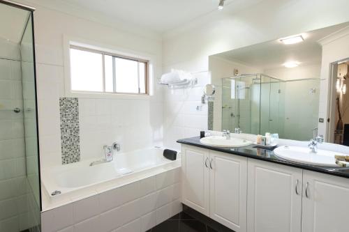 Un baño de Wagga RSL Club Motel