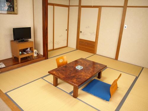 Gallery image of Maruni Ryokan in Hakuba