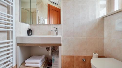 Ένα μπάνιο στο Villa Jazzbina by Rent Istria