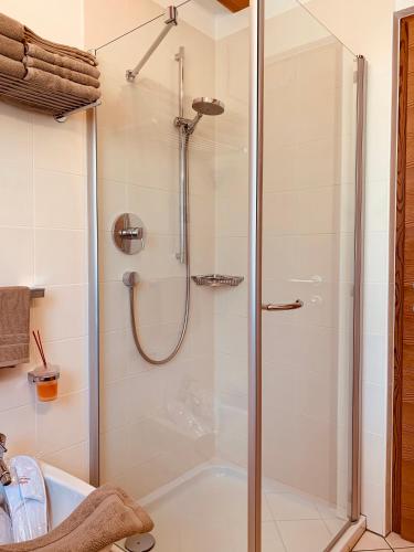 Bilik mandi di Apartments Grossgasteiger