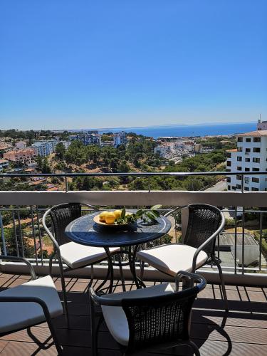 Superb view over Cascais and the Ocean, with wonderful balcony