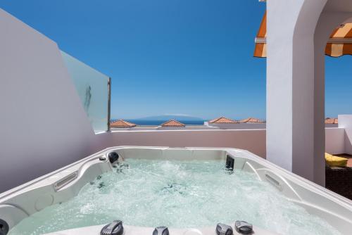Gallery image of VILLA ATLANTIC view with JACUZZI in Adeje