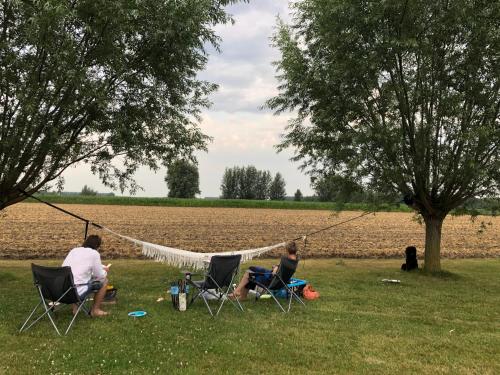 Afbeelding uit fotogalerij van Trekkershut/kampeerhut in Hulst