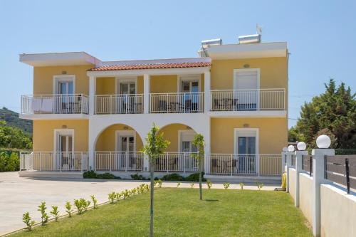 Gallery image of Morfeas Zante Apartments in Zakynthos Town