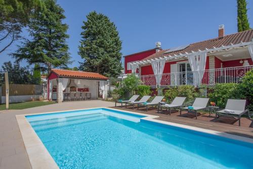 Astinian Villa Puntizela