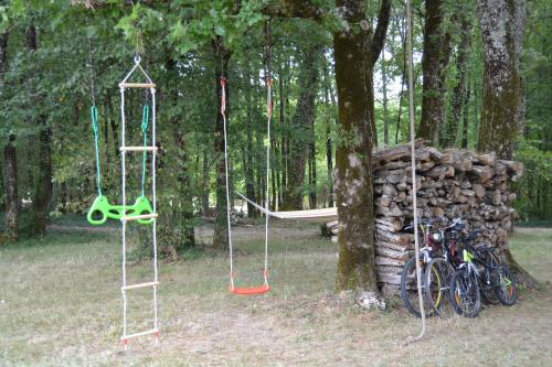 Φωτογραφία από το άλμπουμ του Mobile home des pins σε Châtignac
