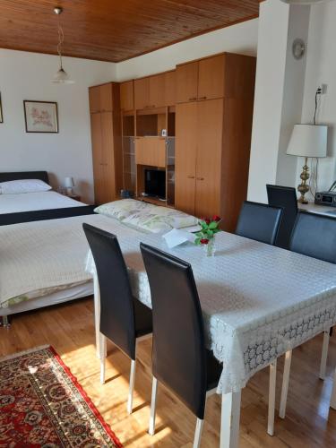 Ένα ή περισσότερα κρεβάτια σε δωμάτιο στο Apartment NATUR