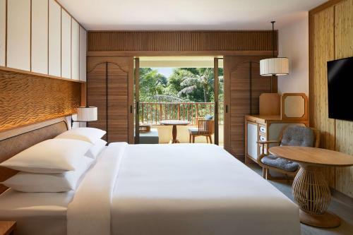 Postel nebo postele na pokoji v ubytování Hyatt Regency Bali