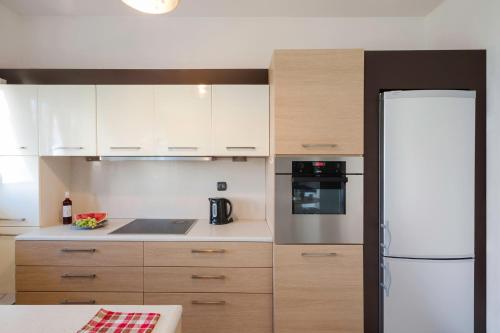 Dapur atau dapur kecil di Holiday Nest & parking
