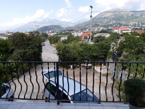 Nespecifikovaný výhled na hory nebo výhled na hory při pohledu z apartmánu