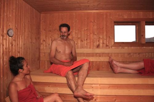 Επισκέπτες που μένουν στο Fossumsanden Camping og Hytter
