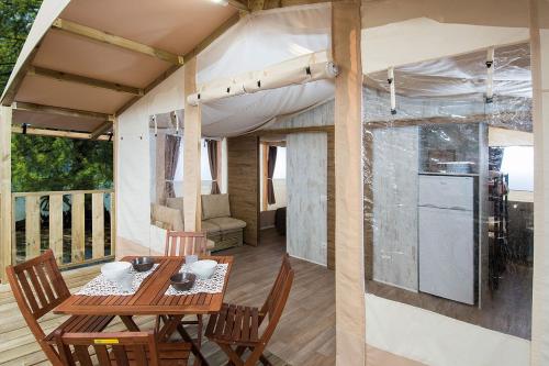 Gallery image of Camping Village Mar y Sierra in San Costanzo