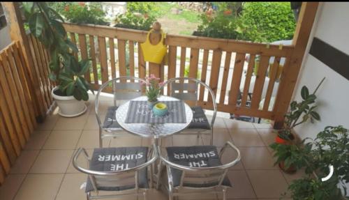 Apartman Luka tesisinde bir balkon veya teras