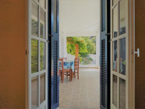 Gallery image of Palaiopoli View Studio in Palaiópolis