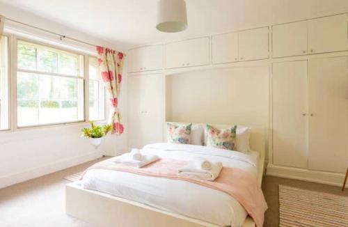 Afbeelding uit fotogalerij van 2 Bedroom Apartment close to Camden Town in Londen