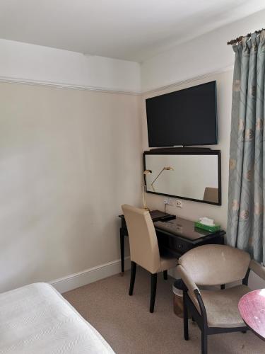 Gallery image of Hatsue Guest House in Camberley