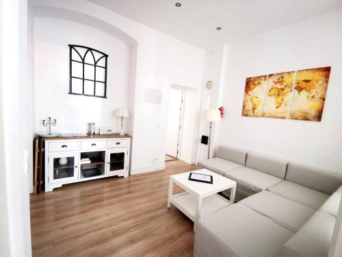 FRITZ by ROCKCHAIR Apartments l SUPERHOST Status l 3 Bedrooms Boxspringbeds 2 Bathrooms 2 Kitchen - Cozy Family & Business Flair welcomes you! photo 11