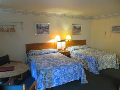 Foto da galeria de Starlite Budget Inn em Mackinaw City