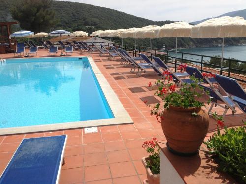Bazén v ubytovaní Hotel Paradiso alebo v jeho blízkosti