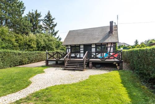 Dom nad jeziorem Sapowice