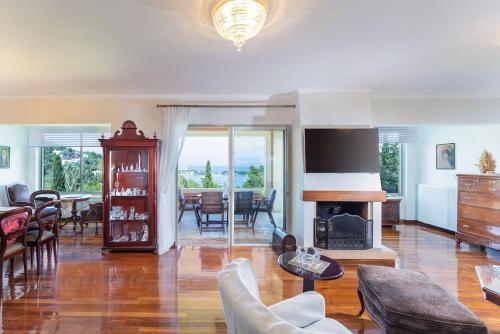 Photo de la galerie de l'établissement Villa OMNIA - Kommeno bay, à Dassia