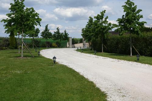 Zdjęcie z galerii obiektu Le Manoir des Arômes w mieście Brugny-Vaudancourt