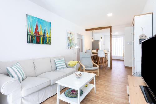 Home2Book Family Apartment with Pool Las Américas