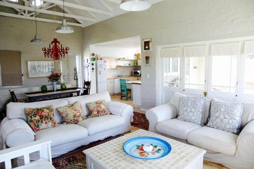 Gallery image of The Crowded House in Pringle Bay