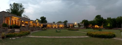 Un jardín fuera de Neemrana's - Deo Bagh