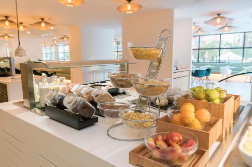 Makanan di atau berdekatan hotel