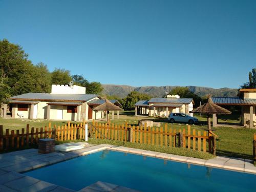 Bazén v ubytování Cabañas Misky Wayra nebo v jeho okolí