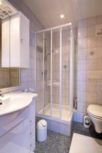 Un baño de Haus am Wald